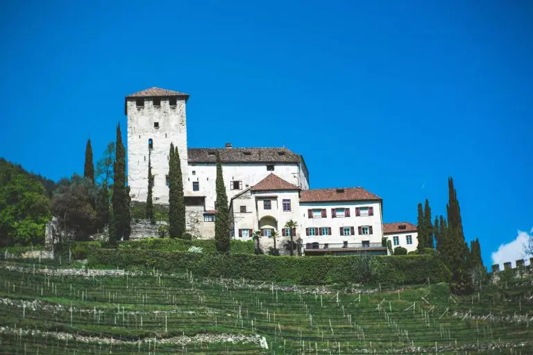 MERANO-castello-principesco-fronte